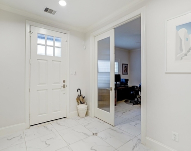 2015 Mcclendon Street - Photo Thumbnail 4