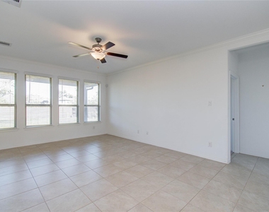 1706 Country Air Lane - Photo Thumbnail 8