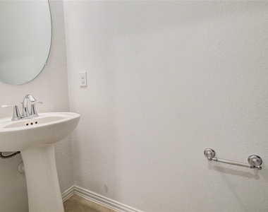 1706 Country Air Lane - Photo Thumbnail 41