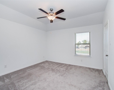1706 Country Air Lane - Photo Thumbnail 39