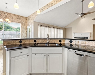 6203 Dove Fern Court - Photo Thumbnail 16