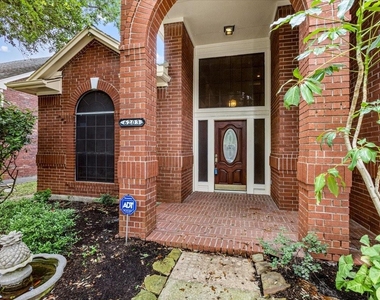 6203 Dove Fern Court - Photo Thumbnail 3