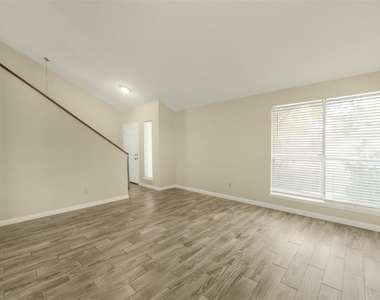 3638 Village Grove Drive - Photo Thumbnail 5