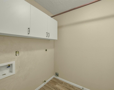 3638 Village Grove Drive - Photo Thumbnail 31