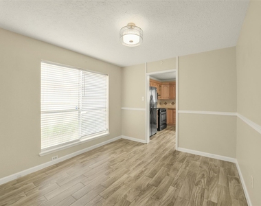 3638 Village Grove Drive - Photo Thumbnail 8