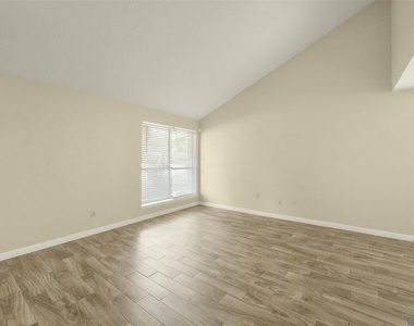 3638 Village Grove Drive - Photo Thumbnail 7