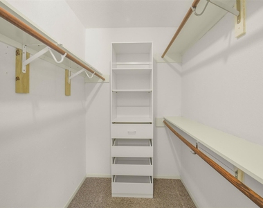 3638 Village Grove Drive - Photo Thumbnail 34