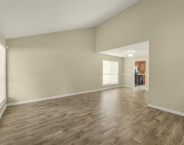 3638 Village Grove Drive - Photo Thumbnail 12