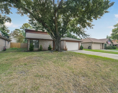3638 Village Grove Drive - Photo Thumbnail 3