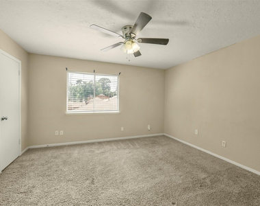 3638 Village Grove Drive - Photo Thumbnail 32