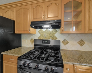 3638 Village Grove Drive - Photo Thumbnail 15