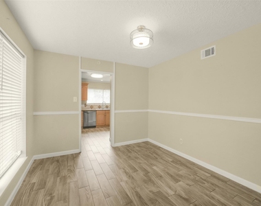 3638 Village Grove Drive - Photo Thumbnail 10
