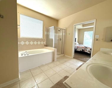 3221 River Birch Drive - Photo Thumbnail 13