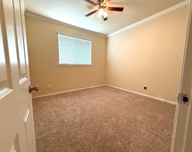 3221 River Birch Drive - Photo Thumbnail 15