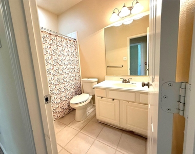 3221 River Birch Drive - Photo Thumbnail 17