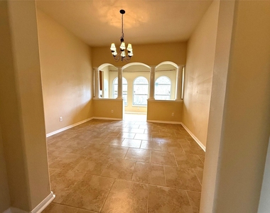 3221 River Birch Drive - Photo Thumbnail 2