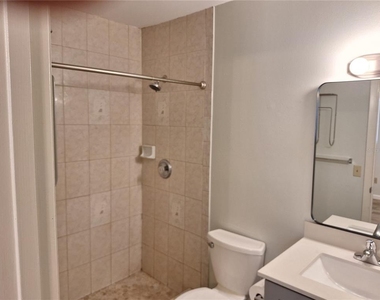 378 W Rosewood Lane - Photo Thumbnail 14