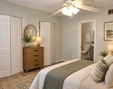 378 W Rosewood Lane - Photo Thumbnail 12