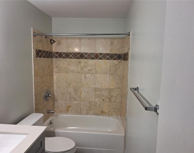 378 W Rosewood Lane - Photo Thumbnail 15