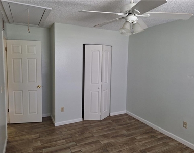 378 W Rosewood Lane - Photo Thumbnail 17