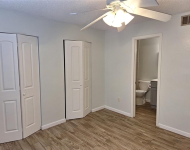 378 W Rosewood Lane - Photo Thumbnail 13