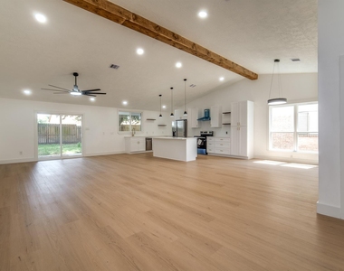 9002 Enchanted Forest Drive - Photo Thumbnail 5