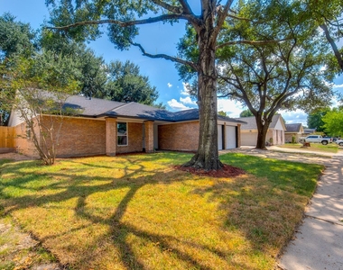 9002 Enchanted Forest Drive - Photo Thumbnail 2