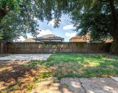 9002 Enchanted Forest Drive - Photo Thumbnail 35