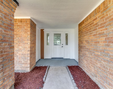 9002 Enchanted Forest Drive - Photo Thumbnail 4