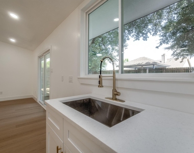 9002 Enchanted Forest Drive - Photo Thumbnail 13