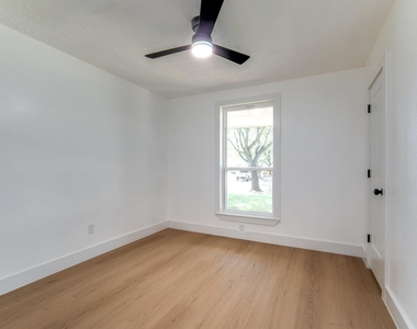 9002 Enchanted Forest Drive - Photo Thumbnail 23
