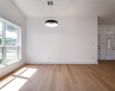 9002 Enchanted Forest Drive - Photo Thumbnail 19