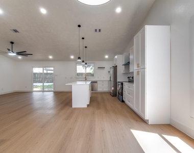 9002 Enchanted Forest Drive - Photo Thumbnail 20