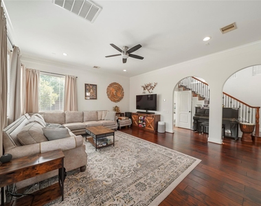 11020 Little John Way - Photo Thumbnail 6
