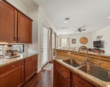 11020 Little John Way - Photo Thumbnail 13
