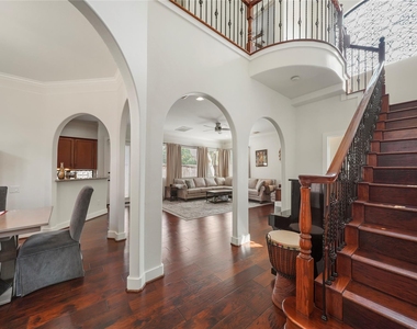 11020 Little John Way - Photo Thumbnail 17