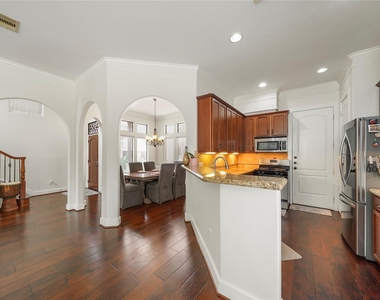 11020 Little John Way - Photo Thumbnail 10