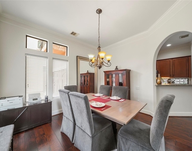 11020 Little John Way - Photo Thumbnail 8