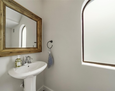 11020 Little John Way - Photo Thumbnail 15