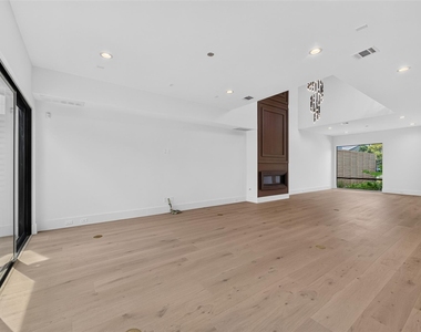 1508 Woodvine Drive - Photo Thumbnail 7