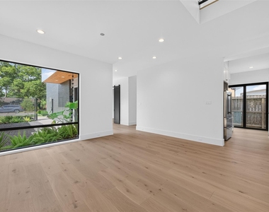 1508 Woodvine Drive - Photo Thumbnail 5