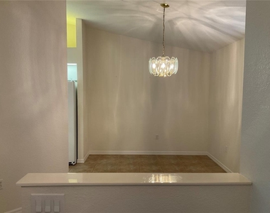 178 Rotonda Boulevard W - Photo Thumbnail 4