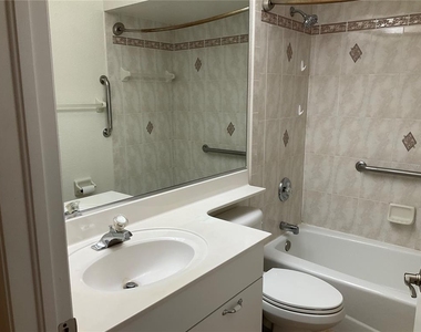 178 Rotonda Boulevard W - Photo Thumbnail 20