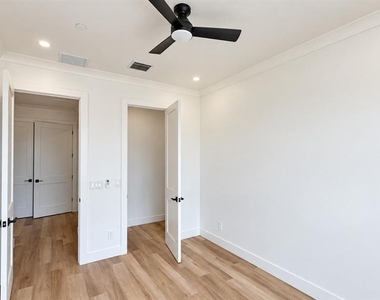 3609 Bal Harbor Boulevard - Photo Thumbnail 9