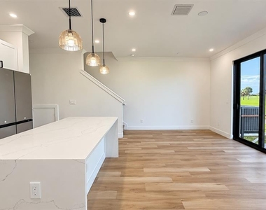 3609 Bal Harbor Boulevard - Photo Thumbnail 3