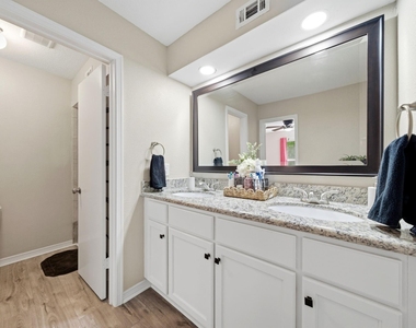12935 Belgrave Drive - Photo Thumbnail 7