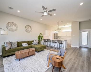 4746 Mallow Street E - Photo Thumbnail 4