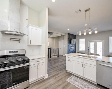 4746 Mallow Street E - Photo Thumbnail 9