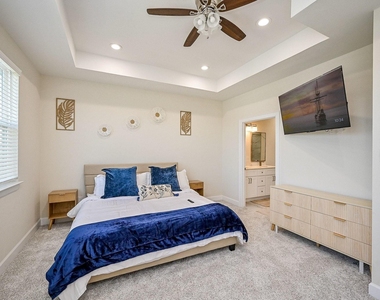 4746 Mallow Street E - Photo Thumbnail 12