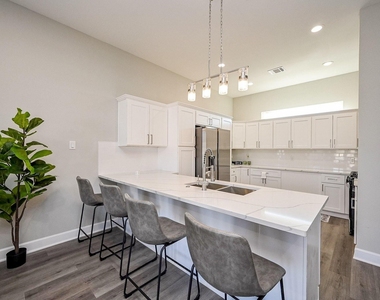 4746 Mallow Street E - Photo Thumbnail 6